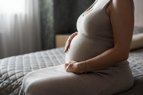 Возраст отца и риск выкидыша: эмбриолог раскрыл связь в ЭКО