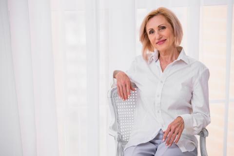 Короткие стрижки визуально молодят лицо — парикмахеры