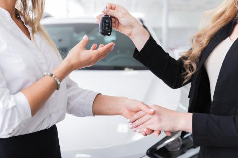 В июле 2025 года расходы на покупку новых авто в России выросли до 389,7 млрд рублей