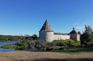 Четыре крепости Ленинградской области формируют популярный туристический маршрут по историческим объектам региона — гиды