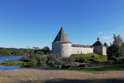 Четыре крепости Ленинградской области формируют популярный туристический маршрут по историческим объектам региона — гиды
