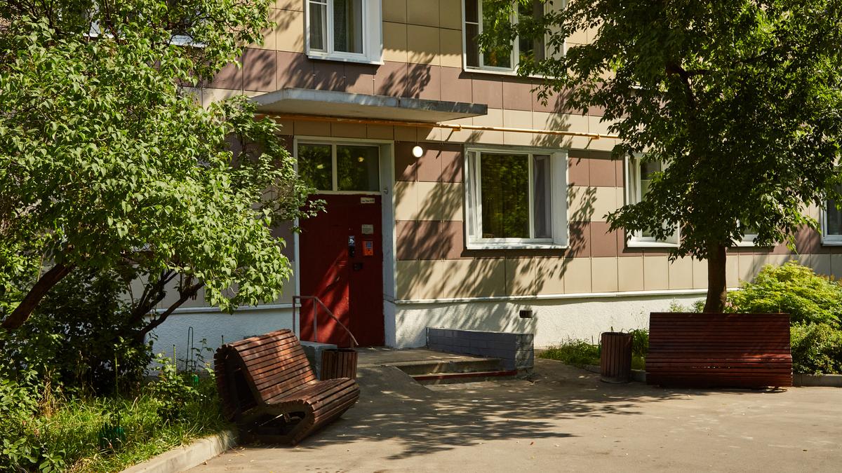 Подъезд в жилом доме Капотни