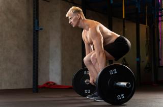 Упражнение гуд морнинг укрепляет спину и ягодицы — физиотерапевт Уикхэм