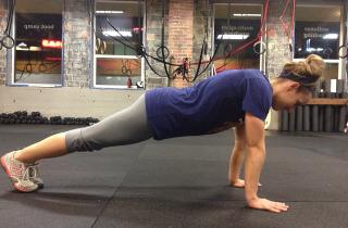 Женский воркаут в Москве: тренировки Natalipashkof помогают укрепить тело и уверенность