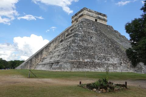 Археологи восстановили колонны Храма Воинов в Чичен-Ицы