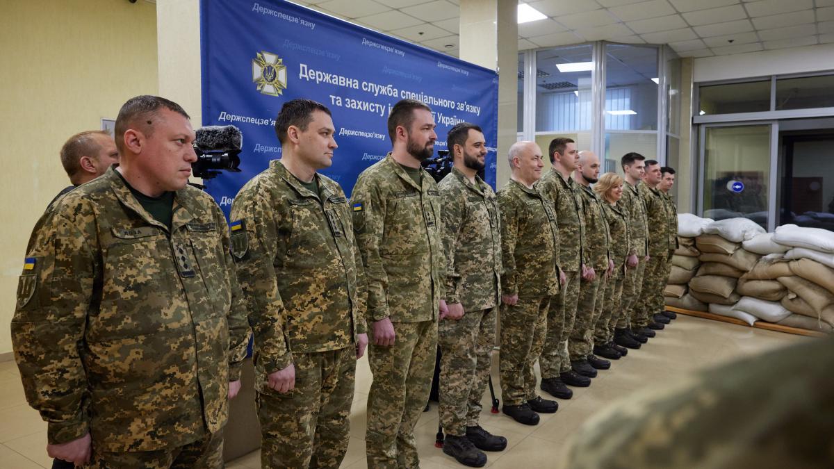 Зустріч Президента України з військовослужбовцями ДССЗЗІ 27 Зустріч Президента України з військовослужбовцями ДССЗЗІ 27
