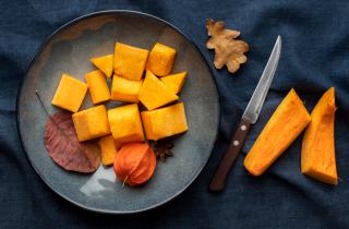 Фольга мешает образованию румяной корочки у батата — Tasting Table