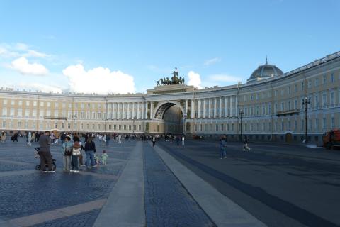 Город на Неве становится магнитом для путешественников: как Санкт-Петербург привлёк 12,4 миллиона туристов в 2025