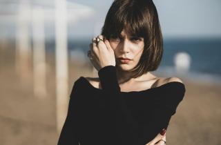 Butterfly cut признана оптимальной стрижкой для создания объёма на тонких волосах