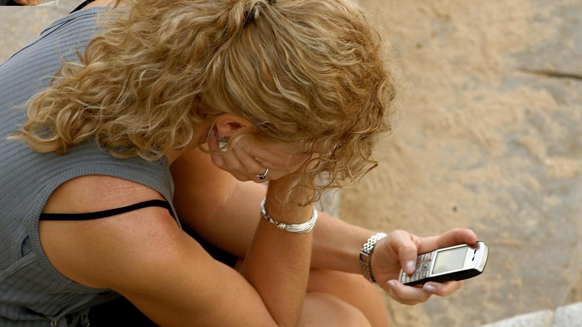 Mobile obsession (1384117956) Mobile obsession (1384117956)