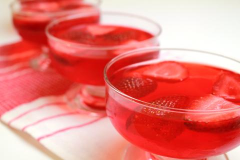 Фруктовое желе из желатина без сахара подходит для правильного питания