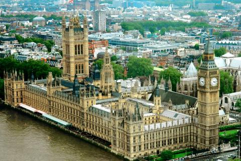 Найдены руины королевского зала XII века под парламентом в Лондоне — Макфолл