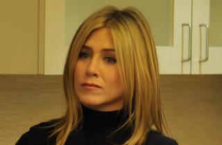 Упражнения для пресса укрепили мышцы и настроение — актриса Дженнифер Энистон