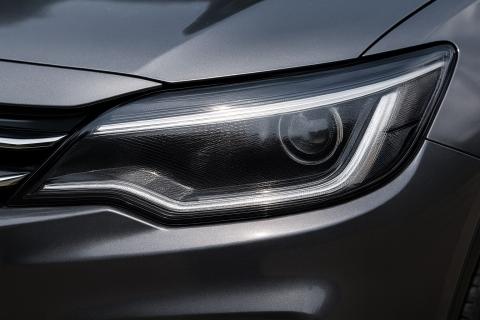 Помутнение рассеивателей уменьшает свет фар — автоэксперт Трушкова