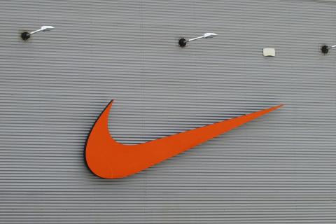 Основатель Nike Фил Найт пожертвовал $2 млрд на борьбу с раком