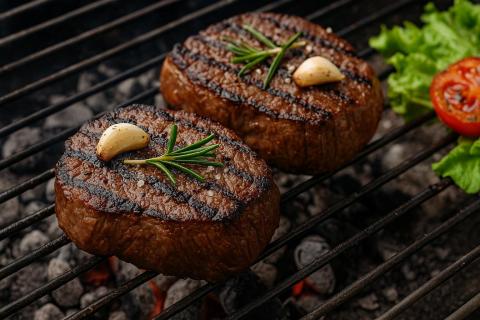 Учёные: животные продукты в рационе снижают риск смерти от рака