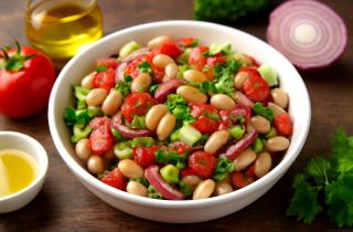 Кириешки хрустят в каждом кусочке — салат с колбасой и фасолью сводит с ума: это вам не обычный рецепт