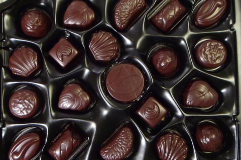 Конфеты с алкогольной начинкой опасны для детей и взрослых — Минздрав МО