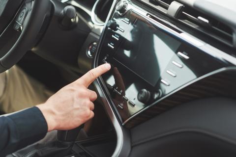 Автоэксперт назвал 8 обязательных функций современных автомобилей