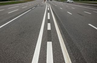 Водители чаще попадают в ДТП в крайних полосах на трассе — инспектор ГАИ