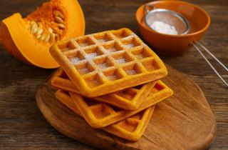 Заменил сахар на мёд — вафли стали полезнее, но вкус поразил всю семью: жаль, раньше не пробовал