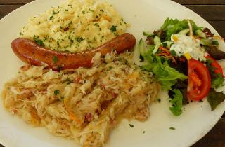 Повар: для идеальных сосисок достаточно 25 минут на сковороде