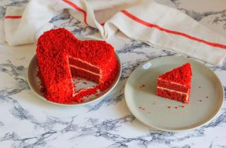 Торт Красный бархат приобретает бархатистую текстуру благодаря кефиру — повар