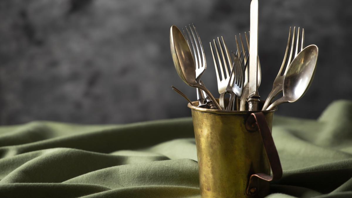 Столовые приборы