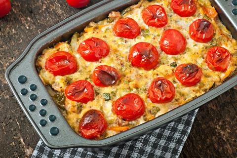 Добавляю сметану к помидорам с фаршем — запекаю под сыром: результат тает во рту, как в ресторанах