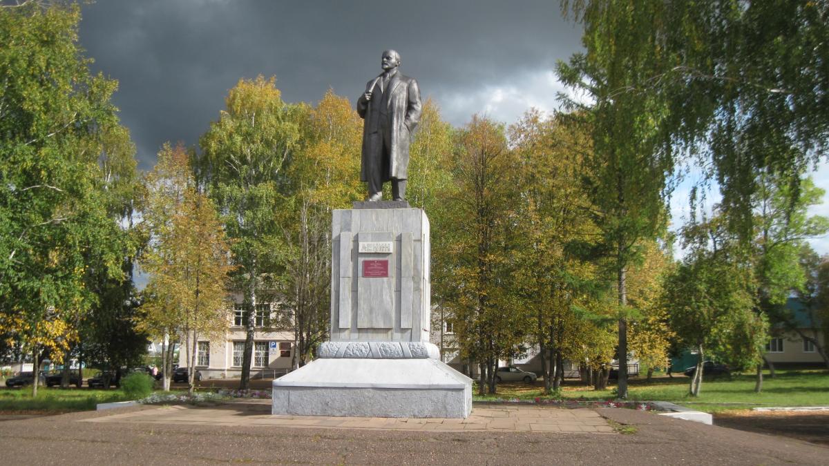 Памятник Ленину в Можге Памятник Ленину в Можге