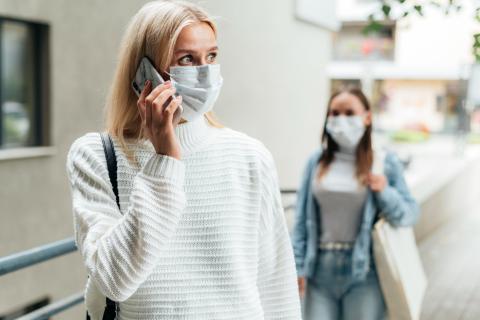 Маски не эффективны для снижения заболеваемости — терапевт Павел Воробьев