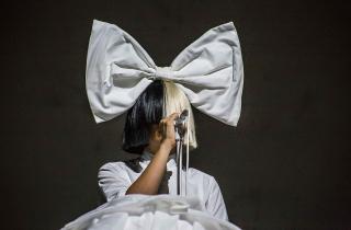 Суд Лос-Анджелеса отказал бывшему мужу Сии в требовании единоличной опеки над сыном Суд Лос-Анджелеса отказал бывшему мужу Сии в требовании единоличной опеки над сыном