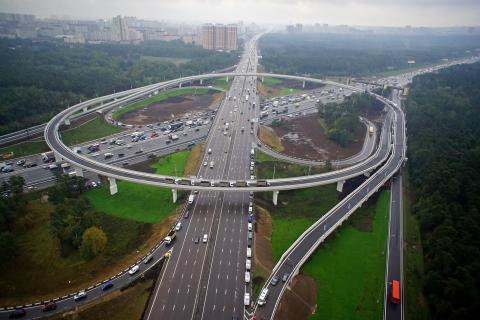 Движение на Лубянской площади в Москве перекрыто из-за инцидента в ЦДМ