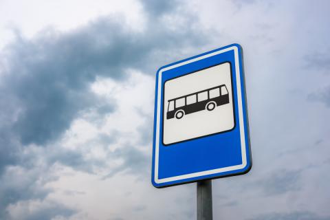 В Салехарде начали поэтапный запуск теплых остановок