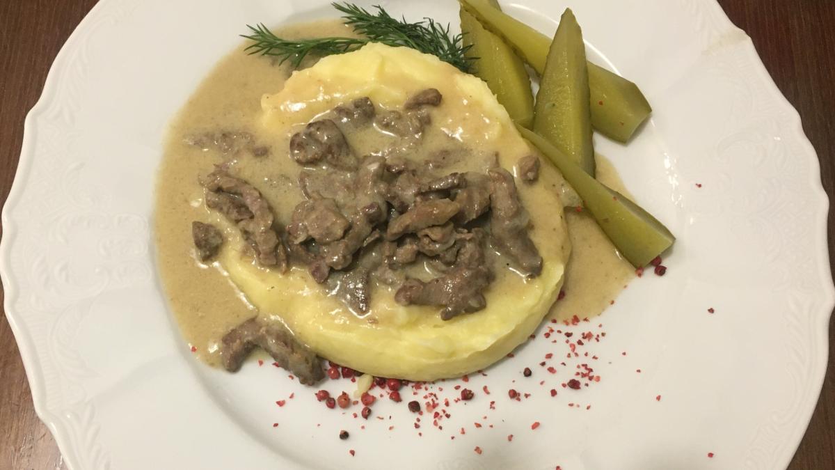 Бефстроганов (мясное блюдо) Бефстроганов (мясное блюдо)