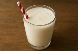 Врач Александр Андреев: у взрослых без молока увеличился риск остеопороза