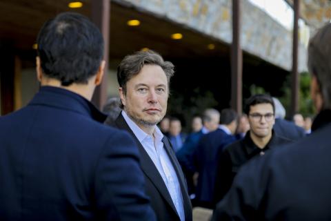 Tesla Diner: новое кафе с быстрой едой вместо зарядной станции