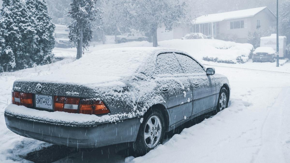 Автомобиль в снегу