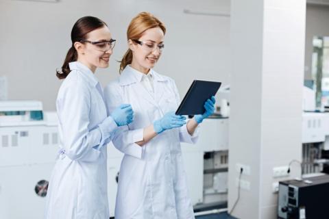 Микрочипы MIT перемещаются по сосудам и восстанавливают нейроны изнутри — Деблина Саркар