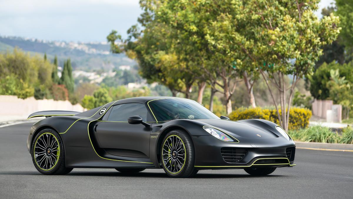 Автомобиль Porsche 918 Spyder
