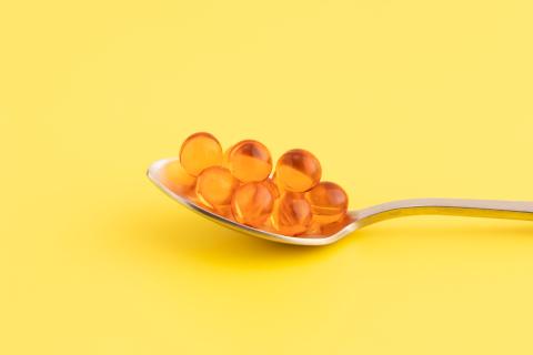 Эндокринолог Наталья Ковалева рассказала, какие витамины помогают справиться с осенней хандрой