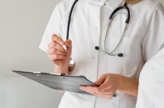 Диагноз ВИЧ больше не приговор: лечение позволяет создать семью, иметь детей и вести активную жизнь