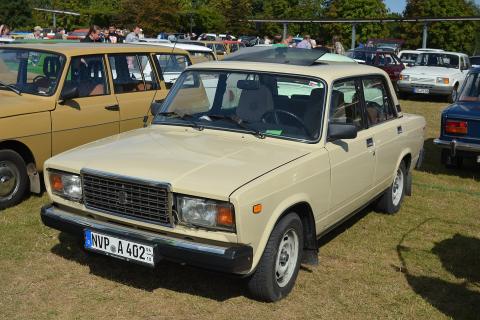 Лидеры автопарка России: ВАЗ-2107, Lada Granta и Kia Rio продолжают занимать первые позиции
