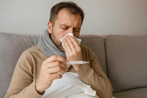 Рост жалоб на боль в ушах связан с отёком при гриппе H3N2 — эпидемиологи