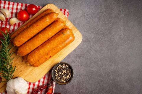 Кардиолог: переработанное мясо связано с деменцией, гипертонией и ожирением