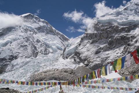 В сезон оформление визы в аэропорту Катманду занимает больше часа