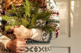 Энн Сейдж: искусственные хвойные гирлянды практичнее живых и не требуют ухода