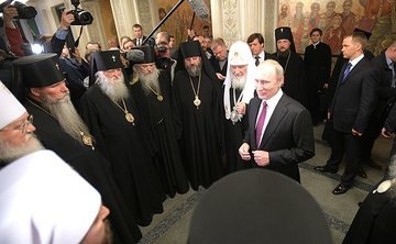 На пасхальном богослужении присутствовал президент России Владимир Путин