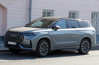 Металл залежался на складах: дилеры избавляются от машин прошлых лет за бесценок