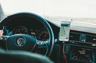 Приложения для навигации теперь предупреждают о камерах и пробка — автоэксперт